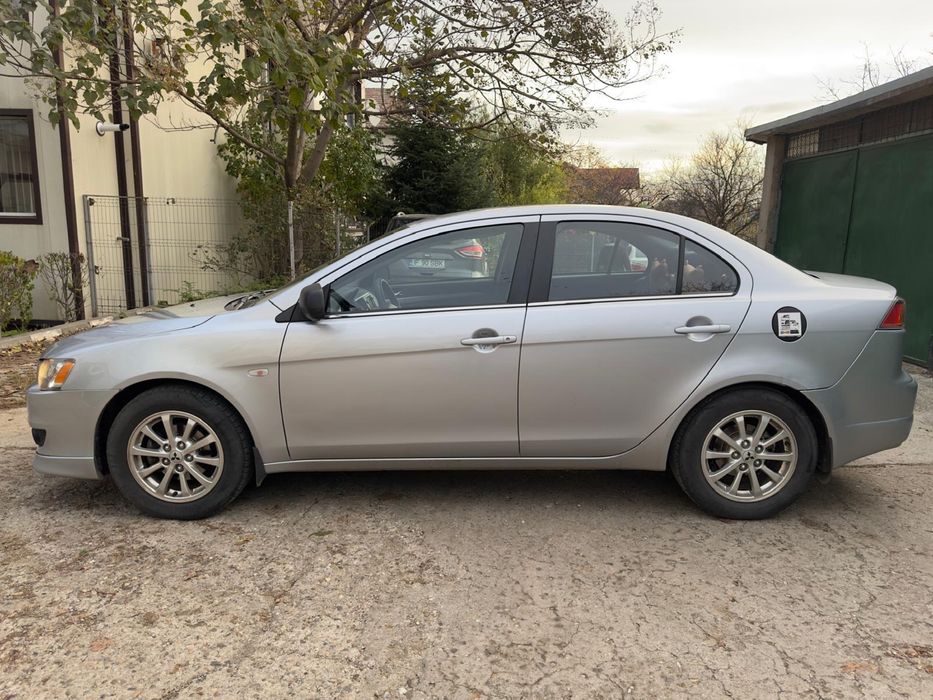 Vand Mitsubishi Lancer 1.6 Benzina 2013 (unic proprietar)
