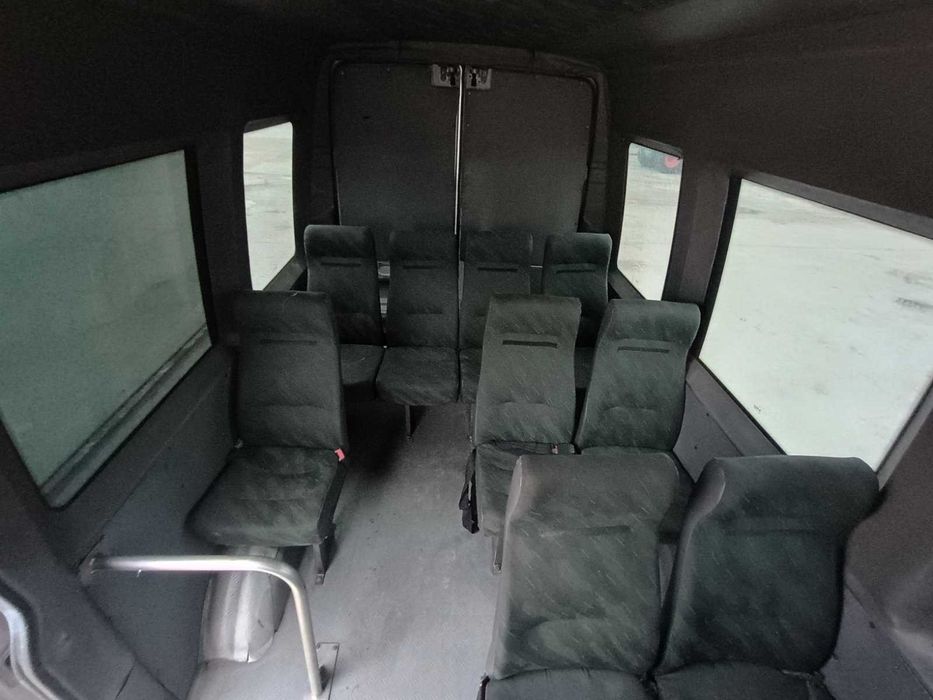 Пътнически бус Iveco 35S12 – отличен за превоз