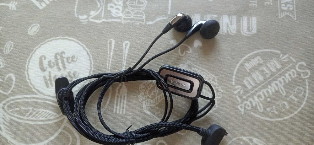 Продавам слушалки за GSM NOKIA