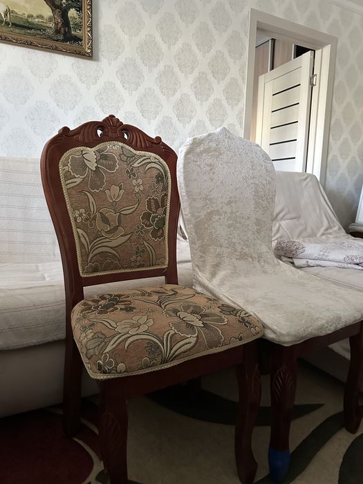 Продам Стулья с чехлом