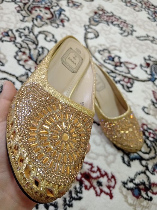 Kelinlar uchun chiroyli tapochka