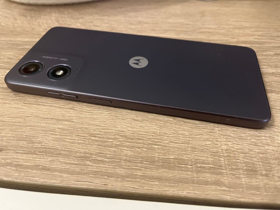 Motorola G04.