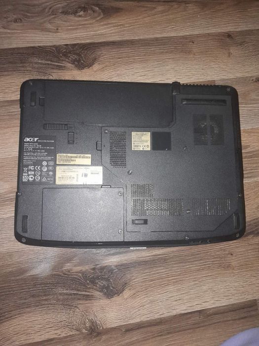 Продавам запазен лаптоп