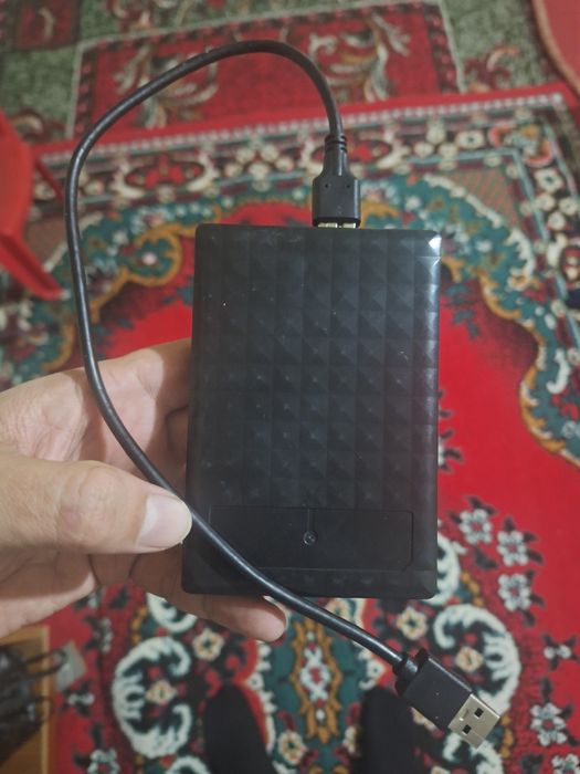 Seagate SSD HHD 1Tb qo'shimcha xotira Sotiladi