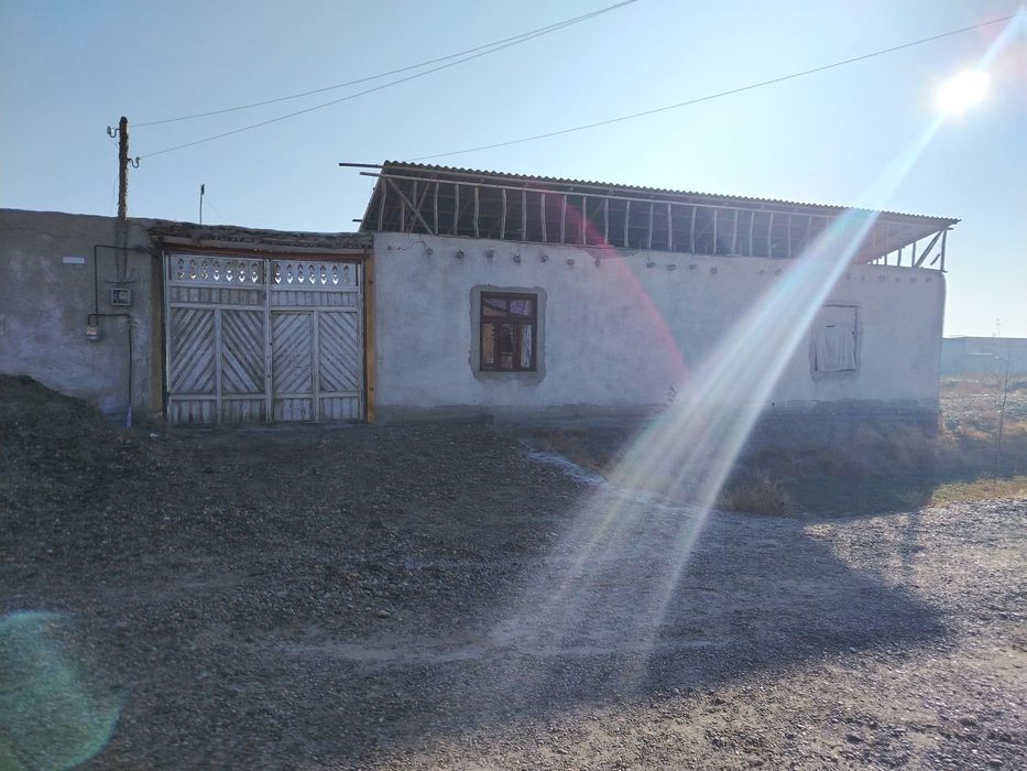 Uy sotiladi 13 sotiqlik