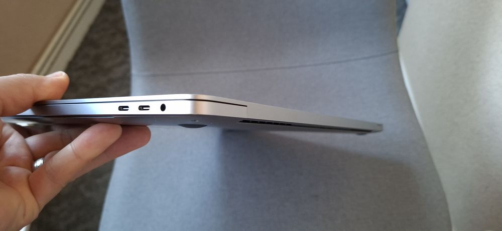 MacBook Pro 16", 2019 2.4 GHz 8-Core Intel Core i9, 32GB RAM 1TB SSD