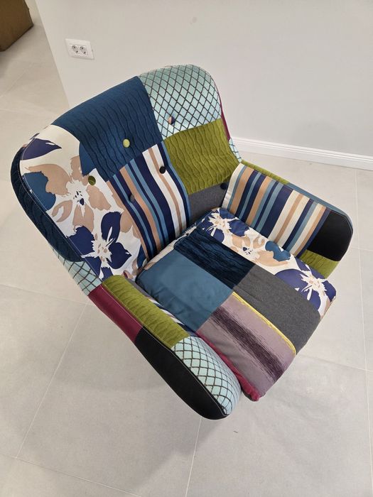 Vând fotoliu tapitat multicolor