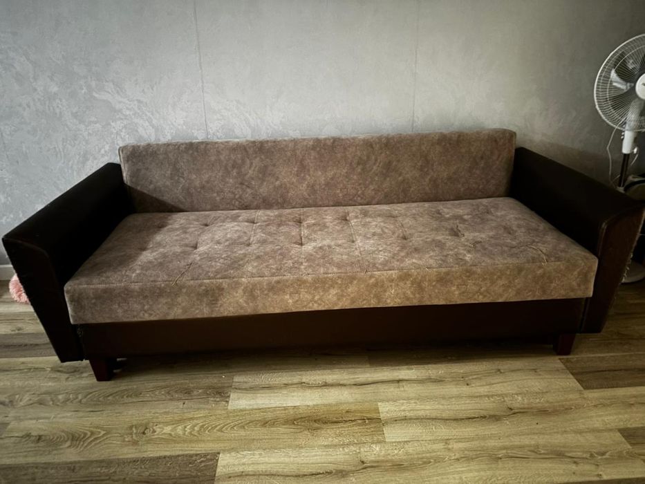 Срочно продам диван