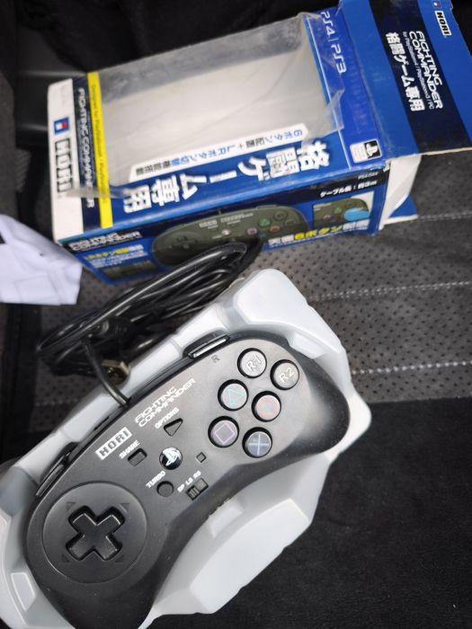 Продам геймпад Hori Fighting Commander