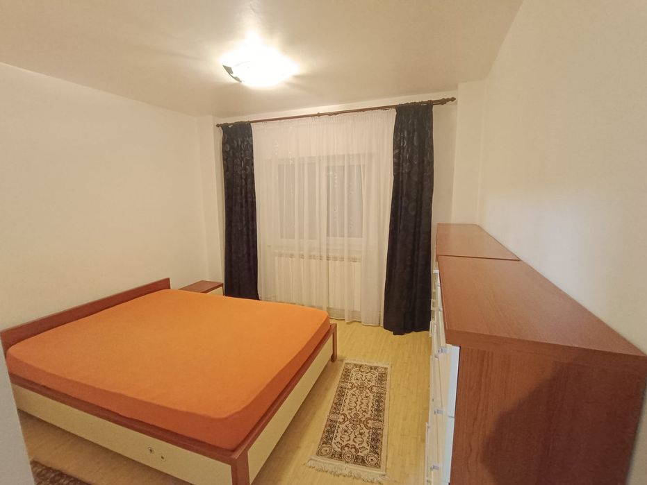 Inchiriez apartament 3 camere