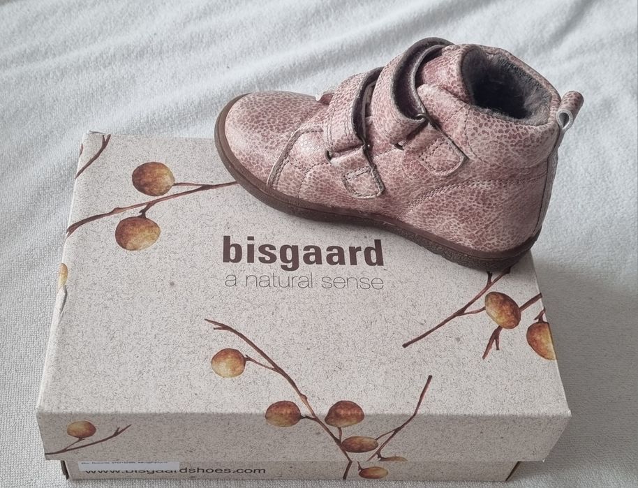 Ghete Bisgaard,  25, piele, îmblănite