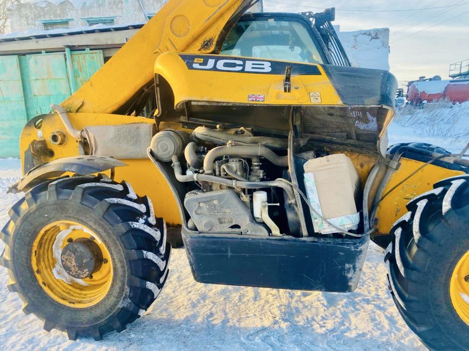 Продам телескопический погрузчик Jsb