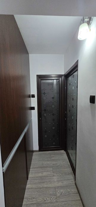 Apartament 2/3 camere de vanzare- centru, strada Toamnei