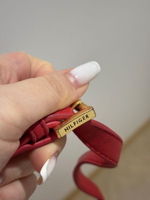 Оригинална дамска чанта Tommy Hilfiger – отлично състояние