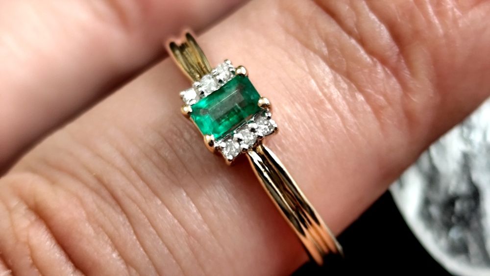 Златен Пръстен / Смарагд / Диаманти