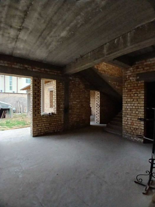 Продаю свой 2х этажный дом в состоянии коробка 6 соток