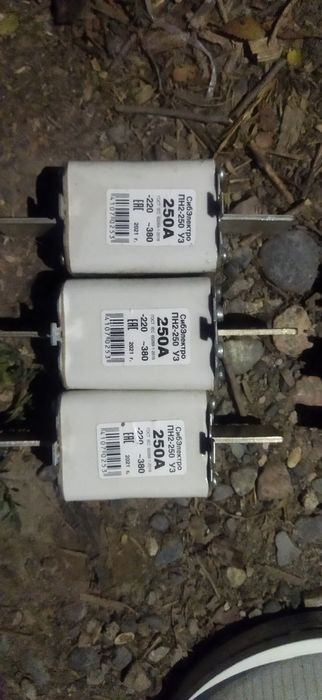 Плафоны. Включатель автомат.предохранитель. табло выход.