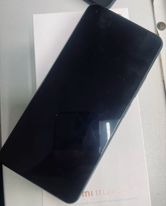Продам xiaomi 11 lite