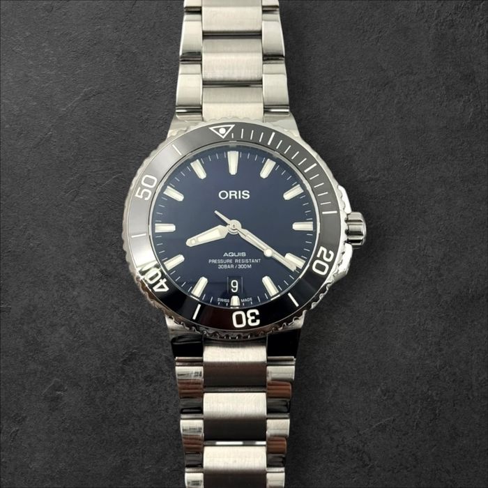 Oris Aquis Date 40.5mm – Black Ceramic / Steel