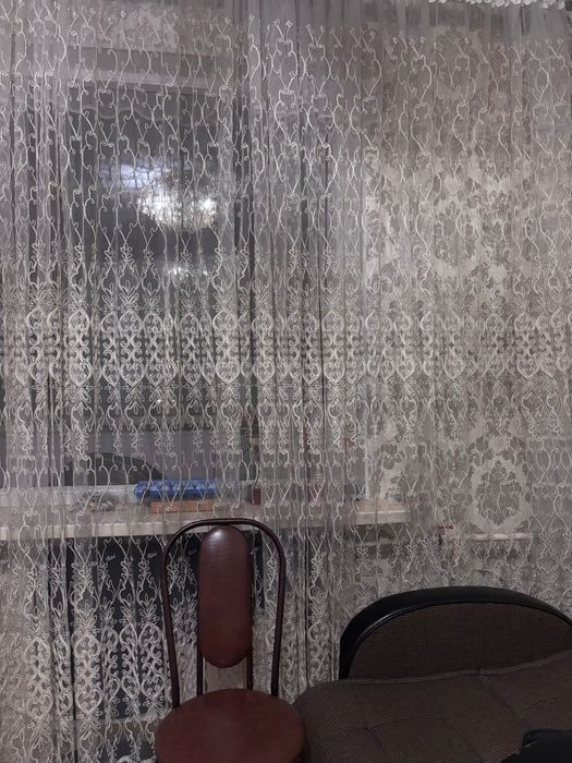 продам шторы для всей комнаты