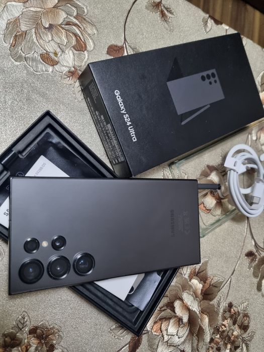 Samsung Galaxy S24 Ultra 256gb/Negru ca și nou