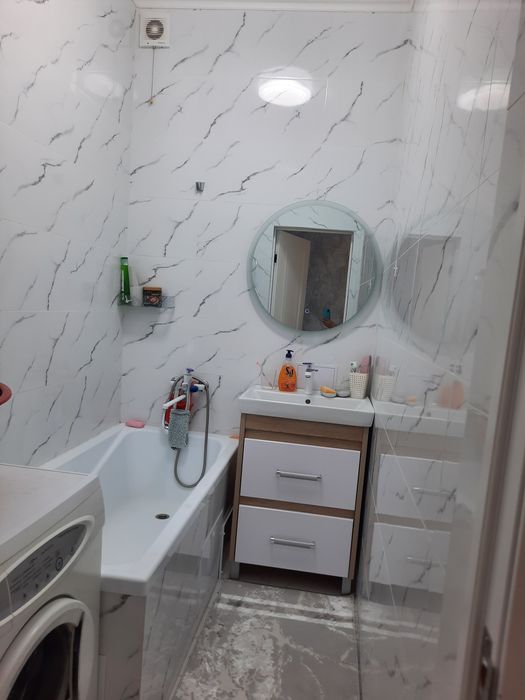 Продаётся 2 ком.кв. в центре возле рынка