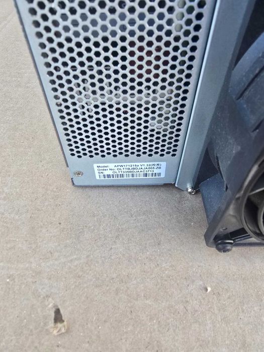Antminer S21 200TH Bitcoin Miner 200T