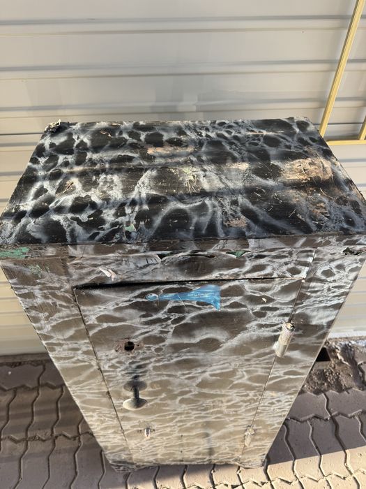 Сейф в хорошем состоянии