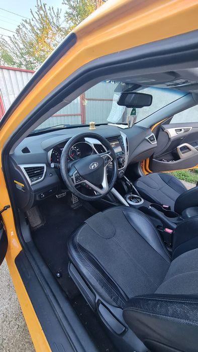 Hyundai Veoster 2012