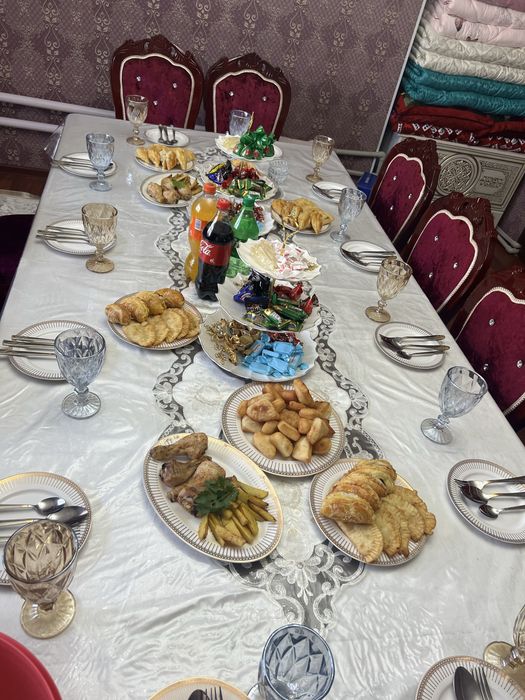 Продаю Стол и стулья