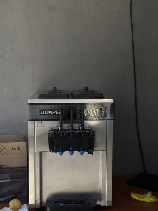 Продаеться мороженный аппарат Donper