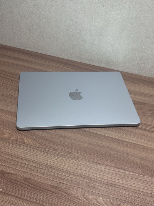 Macbook air m4 sky blue
