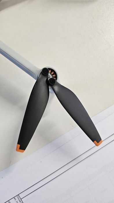 Dji Mini 3 cu accesorii si geanta