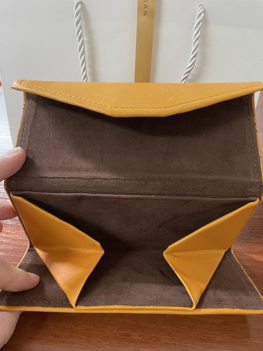 Футляр для очков Мукажан