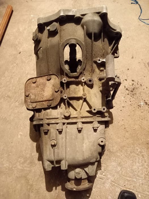 Vând cutie de viteze Iveco