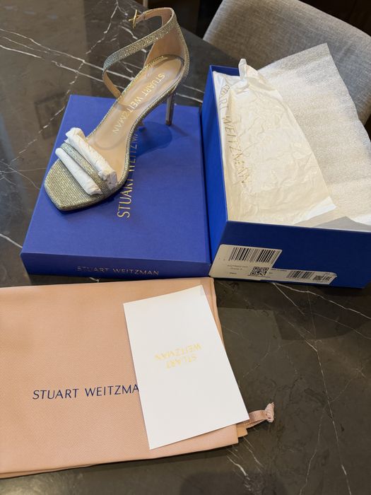 Сандали Stuart Weitzman