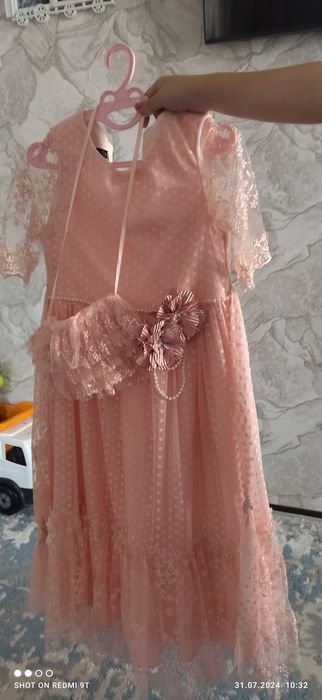 Продам платье нарядное