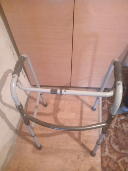 Продам ходунки для взрослых