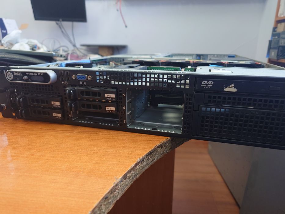 Server Dell PowerEdge 2950 R4