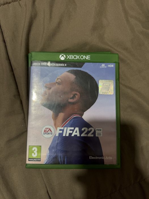 Vand xbox one cu 2 jocuri