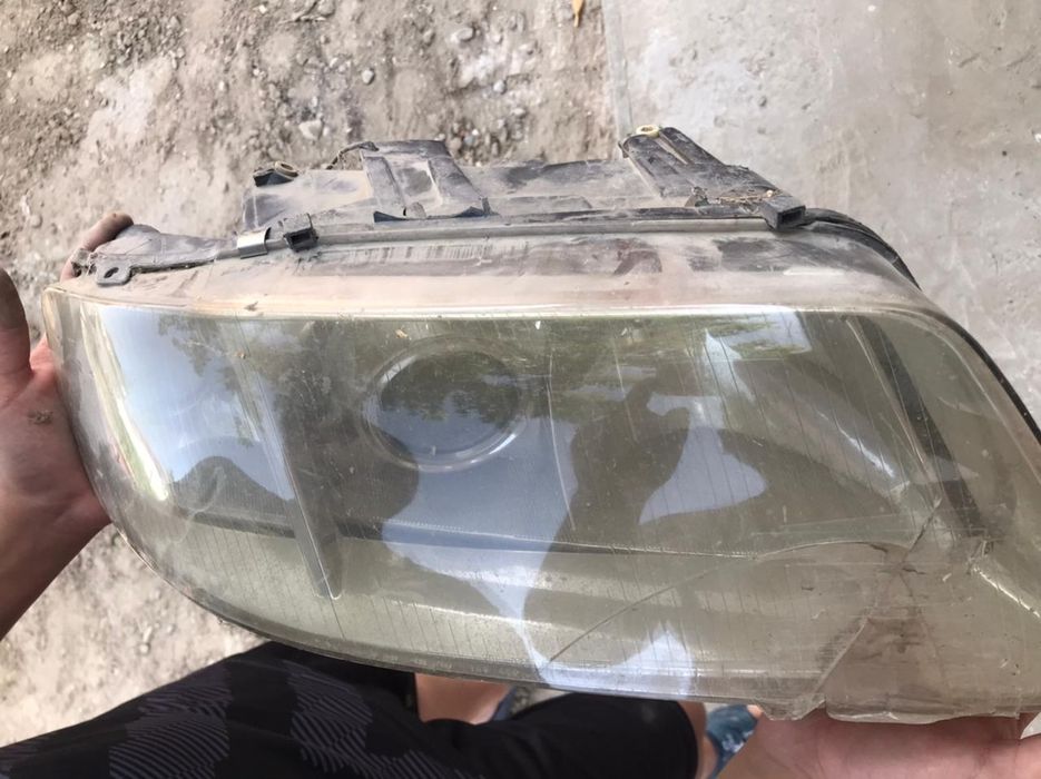 Фары б/у на автомобиль Ауди