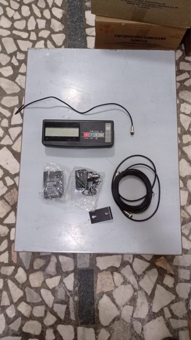 Торговые весы напольные .