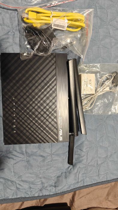 Чисто Нов Модем-Рутер Asus DSL-AC750 (ADSL/VDSL, AC750 Wi-Fi)