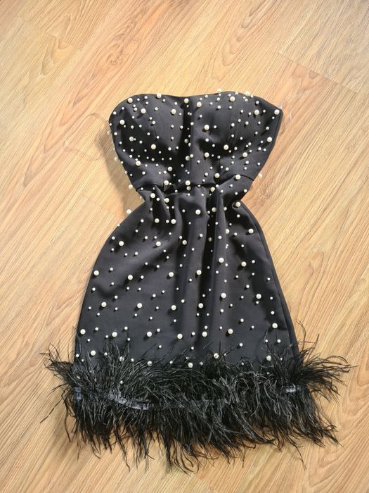 Rochie neagra eleganta si frumoasa