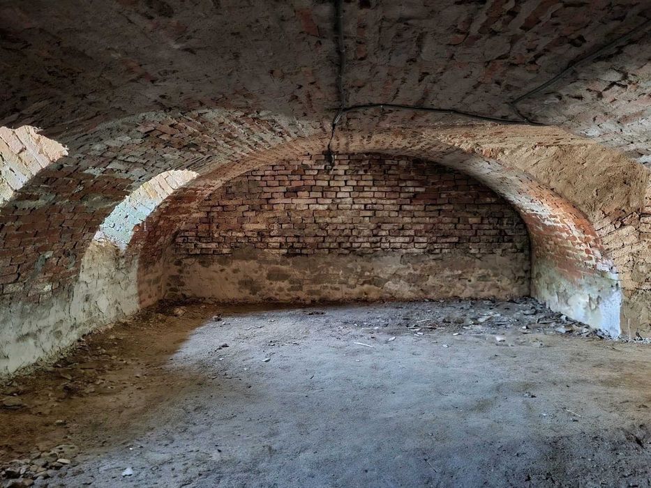 Casa saseasca de vanzare, gradina mare cu panorama- Pelisor