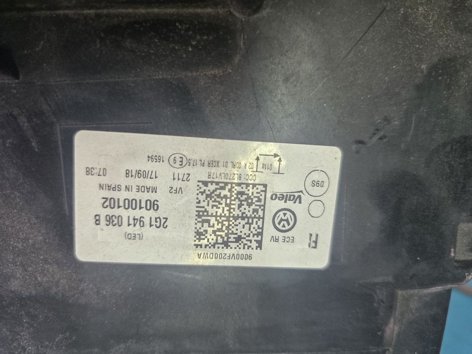 Far dreapta vw polo