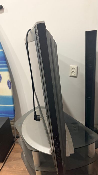 Телевизор lg 42 дюйма (106 см)