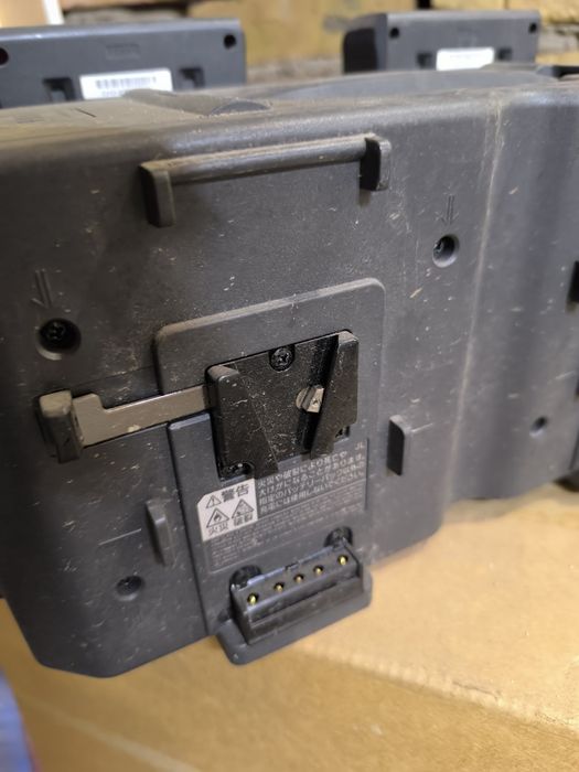 Зарядное устройство Sony BC-M150