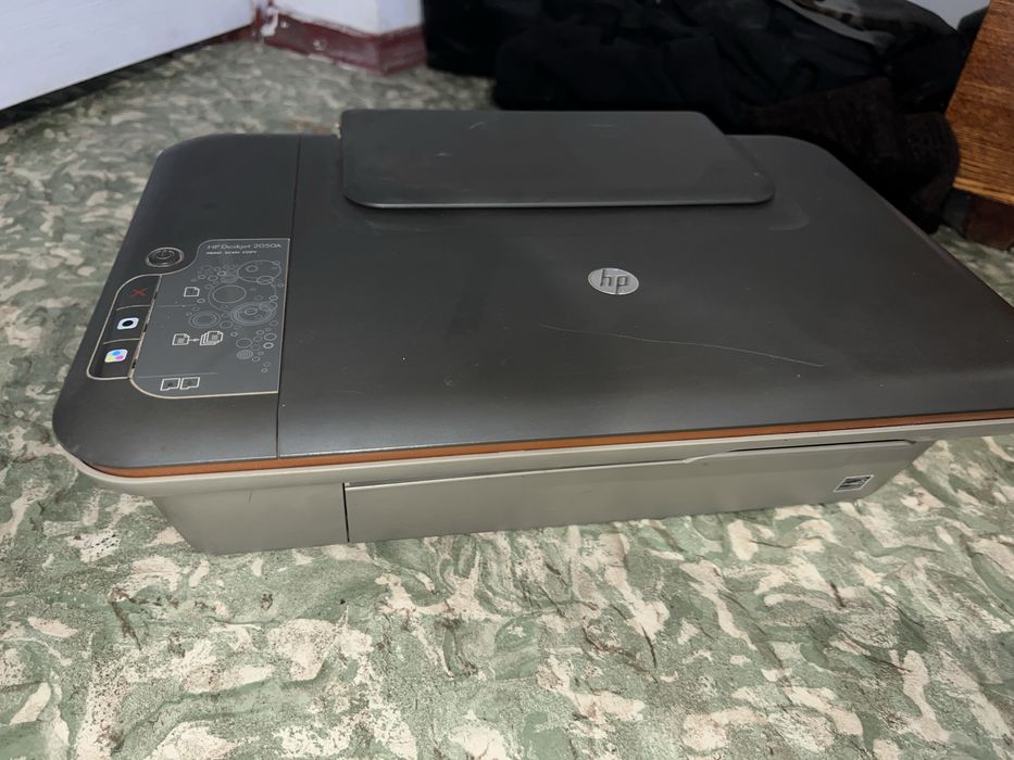 мфу HP Deskjet 2050a принтер