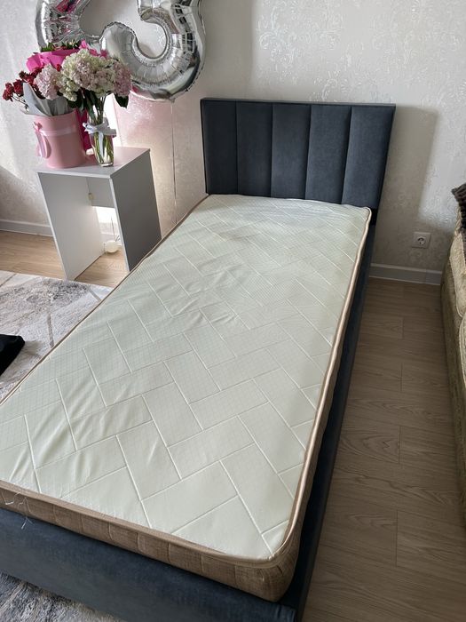 Односпальная кровать